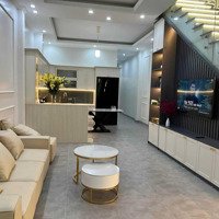 Bán Nhà Đức Giang, Quận Long Biên, 32M2, 5 Tầng, 5.1 Tỷ, Sát Phố, Ô Tô Đỗ Cổng, Ngõ Thông.