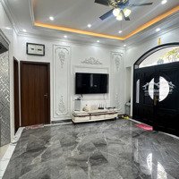 Bán Căn Song Lập 144M2 Full Nội Thất Có Thang Máy Giá 19,X Tỷ. Liên Hệ: 0902909394 Em Vân Anh