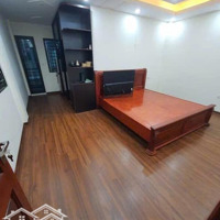 Bán Nhà Riêng Vf3 Đỗ Cửa Tại Nguyễn Đình Hoàn, 7,5 Tỷ, 35M2, 5 Tầng, 3 Phòng Ngủ 4Wc
