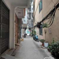 Cho Thuê Nhà Riêng Số 5 Ngõ 59 Chùa Bộc, 18 Triệu, 50M2, 6 Phòng Ngủ 3 Vệ Sinh 4 Tầng, Mặt Tiền 2M