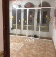 * Cho Thuê Nhàhẽm Xe Hơicao Lỗ - Phạm Hùng Liền Kề Q8.(4X18) 3Lầu 5 Phòng Ngủ Có Nt, Gần Chợ, 12 Triệu