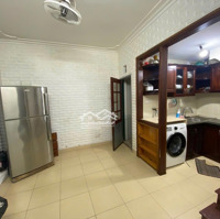 Cho Thuê Nhà 17 Phố Cảm Hội 5 Tầng=110M2
Mt 5M Thoáng Mát