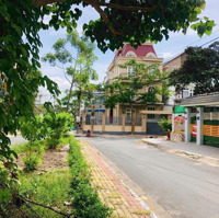 Siêu Hiếm! Biệt Thự 230M2 Ngang 12M Vuông Vức, Khu Cán Bộ Ngay Ubnd Quận 9, Cách Ga Metro 100M