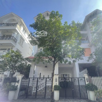 Cho Thuê Biệt Thự Kđt Himlam Quận 7 Dt: 10X20M Full Nội Thất Cao Cấp Giá: 78 Triệu Liên Hệ: 0931353298