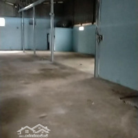 Cho Thuê Kho Xửơng 300M2 Giá Bán 14 Triệu, Tại Ấp 4 Xã Vl A Đường Xe Tải Lớn.b