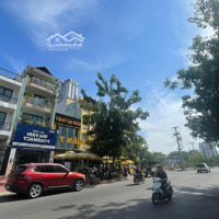 Hot Chào Bán Nhà Mặt Tiền Đường D4 Kdc Himlam Quận 7 Dt: 5X18M Có Hầm, Shr Gb: 24Tỷ5 Liên Hệ: 0931353298