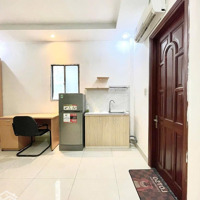 Chính Chủ Cho Thuê Phòng 2 Cửa Sổ Có Thang Máy Đường Cộng Hoà,P4,Tân Bình