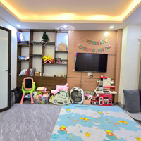 Bán Nhà Phố Phạm Văn Đồng 31M2* 6 Tầng-Kinh Doanh - Lô Góc - Ô Tô Đỗ Cửa - Ở Ngay - 8,2 Tỷ