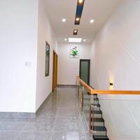 NHÀ BÁN Ở GẦN BÊN CHỢ BÌNH CHÁNH. SỔ RIÊNG SANG TÊN CÔNG CHỨNG NGAY