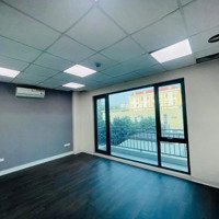 Chủ Nhà Cần Cho Thuê Văn Phòng Tại Nguyễn Xiển- Thanh Xuân. Khu Shophouse 200M2 Giá Chỉ 30 Triệu
