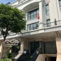 Gấp! Cần Bán Gấp Nhà Khu Đô Thị Vạn Phúc City 7X19M Hoàn Thiện Có Thang Máy 28Tỷ-Sổ Hồng