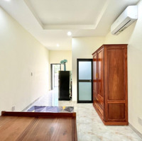 Hot!!Phòng Ban Công Mới Xây , Đầy Đủ Tiện Nghi Ngay Chợ Hoàng Hoa Thám