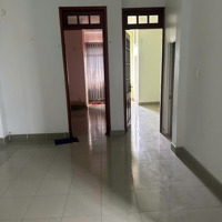 Cho Thuê Nhà 3 Tầng Cách Lương Định Của 50M 6X23 (128M2) Có Sân Hông Để Xe, Sàn Suốt Giá 35 Triệu