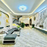 Hót! Phố Giảng Võ, Nhà Full Nội Thất, Ngõ Thông Kinh Doanh, Cách Ô Tô 30M,Diện Tích42M2 X 5 Tầng
