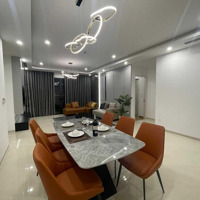 Bán Căn Hộ 3 Phòng Ngủ, 200M2 Giá Bán 13.5Tỷ, Full Nội Thất Cao Cấp, Có 2 Slot Ô Tô, 93 Lò Đúc