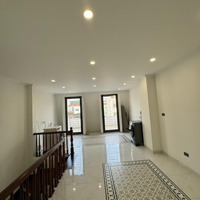 Nhà Mặt Phố Kinh Doanh Đỉnh Cao Gần Aeon Mall Long Biên Thông Tin Nổi Bật: Vị Trí: Trung Tâm Kh