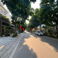 Chủ Giáo Viên Bán Căn Bt/Lk View Công Viên, Thang Máy, Thoáng Trước Thoáng Sau, Vỉa Hè Giá Bán 19.2 Tỷ