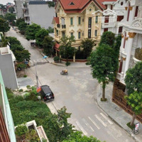 Chính Chủ Cần Bán Đất Đấu Giá Diện Tích: 90M, Mặt Tiền 6M, Vỉa Hè 4M, Kd, Giá Bán 14.9 Tỷ. Liên Hệ: 0977 355827
