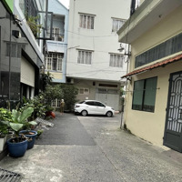 60M2 5X12Nhà Cũ Tiện Xây Lại - Ngay Cạnh Hà Đô 3/2 Quận 10 Đang Cho Thuê 18 Triệu/Th Ib Em
+ 4 Phòng Ngủlớn