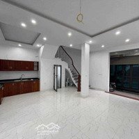 Chính Chủ Bán Nhà Lô Góc, 2 Mặt Tiền, Sổ Đỏ 43M2, Cách Đường Ô Tô Chạy 10M, Đang Có Khách Thuê Sẵn.