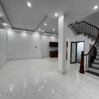 Chính Chủ Bán Nhà Lô Góc, 2 Mặt Tiền, Sổ Đỏ 43M2, Cách Đường Ô Tô Chạy 10M, Đang Có Khách Thuê Sẵn.