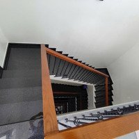 Bên Em Còn Căn Nhà Lầu 4.5 Tấm Xây Dựng Kiên Cố Đẹp Xinh, Khách Mua Ở_ Đầu Tư Bao Lời