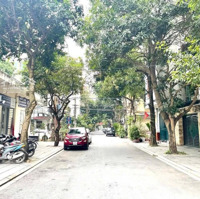 Nhà Đẹp 206 Cổ Linh 45M, 5 Tầng Ô Tô Ngủ Trong Nhà Đối Diện Aeon Mall