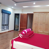 Nhà Đẹp 206 Cổ Linh 45M, 5 Tầng Ô Tô Ngủ Trong Nhà Đối Diện Aeon Mall