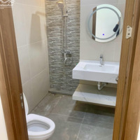 Phô Trương Định, Nhà Đẹp, Nội Thất Cao Cấp, Sân Riêng Rộng Rãi.