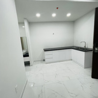 Cho Thuê Căn Hộ Charm City Ngay Ngã Tư 550 1 Phòng Ngủ 1 Vệ Sinhsẵn Rèm, 2 Máy Lạnh, Tủ Bếp, Phòng Ngủ Ốp Gỗ