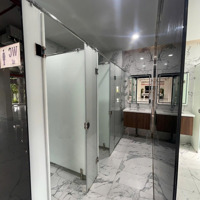 Cho Thuê Toà Nhà Bên Cạnh Takashimaya Gần Phố Đi Bộ Nguyễn Huệ Ngang 20M