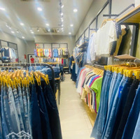 Mặt Phố Cầu Giấy - Bán Nhà 2 Tầng Lô Góc -Diện Tích90M2 Xmặt Tiền6M Giá Bán 58 Tỷ
