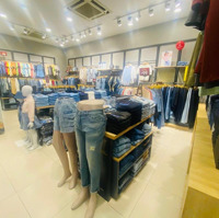 Mặt Phố Cầu Giấy - Bán Nhà 2 Tầng Lô Góc -Diện Tích90M2 Xmặt Tiền6M Giá Bán 58 Tỷ
