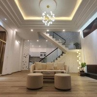 Bán Nhà Mặt Tiền Đường Nguyễn Phan Vinh, Sát Biển. Đẹp Như Biệt Thự