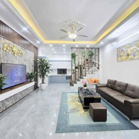 Nhà Vượng Khí Kim Mã Thượng, Ba Đình, Nội Thất Gỗ Hương, Gara Ô Tô, Gần Phố, 40M, 10.8 Tỷ