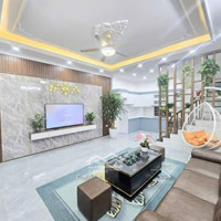 Nhà Vượng Khí Kim Mã Thượng, Ba Đình, Nội Thất Gỗ Hương, Gara Ô Tô, Gần Phố, 40M, 10.8 Tỷ