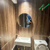 Cho Thuê Nhà Mặt Phố Trúc Bạch 50M2 X 2 Tầngmặt Tiền7M Thông Sàn View Hồ Giá 35 Triệu