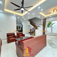 Cho Thuê Bt Vinhomes Riverside, Diện Tích 250M2, 3 Phòng Ngủ 3 Vệ Sinh Giá Cực Chất