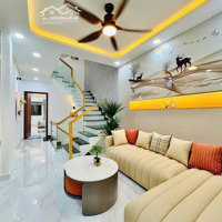 Đi Nước Ngoài Cần Ra Gấp Nhà Gò Công, Quận 5, 60M2, Sổ Hồng Riêng