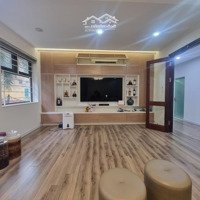 Bán Căn 3 Phòng Ngủ, 132M2 Giá Bán 8.3Tỷ, Full Nội Thất Chỉ Việc Ở, Có Slot Ô Tô, Thăng Long Garden