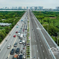 Phố Trạm, Ô Tô Vào Nhà, Mt4M
Nhà Mơi 5 Tầng, Nhỉnh 9 Tỷ, 51M2