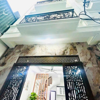 Bán Nhà Cự Khối 30M2 4Tầngmặt Tiền3,9M Giá Bán 4,4Tỷ