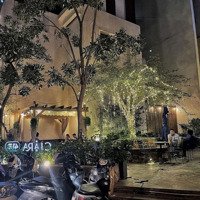 Siêu Hiếm! Mặt Bằng Kinh Doanh Lô Góc Mặt Phố Hoàng Cầudiện Tích400M2. Sân Vườn Rộng. Nhà Cực Đẹp