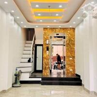 Bán nhà phố Lê Đức Thọ, quận Nam Từ Liêm 6 tầng, mặt tiền 3.7m, diện tích 30m2