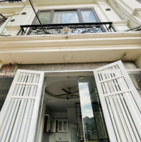 Bán Nhà Cự Khối 2 Thoáng 32M2 X 4 Tầng 3 Ngủ Ô Tô Đỗ Cửa Ngõ Thông Ngay Khu Đấu Giá Công Viên Hồ
