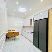 - Hiếm Hót - Trung Tâm Quận Đống Đa - Diện Tích 38M- 6 Phòng- Giá Bán 6.65 Tỷ