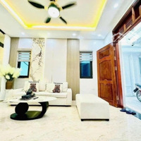 Hơn 7 Tỷ Nhà Lô Góc 5 Tầng 38M2 Phố Cầu Giấy - Gần Phố, Ngõ Rộng Thoáng