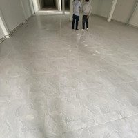 Gần 400 M2!!! Nhà Cấp 4 Gần Vòng Xoay Lê Đại Hành- Âu Cơ. Dt: (9X40)M Giá: 42 Triệu/Tháng