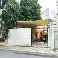 Mặt Tiền Chill Chill Trung Tâm Quận 1