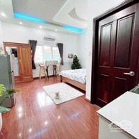 Cho Thuê Phòng Sát Q1 Rộng 30M2 Cửa Sổ Trời Lớn Tại Nguyễn Ngọc Phương, Bình Thạnh Giá Chỉ 4 Triệu8